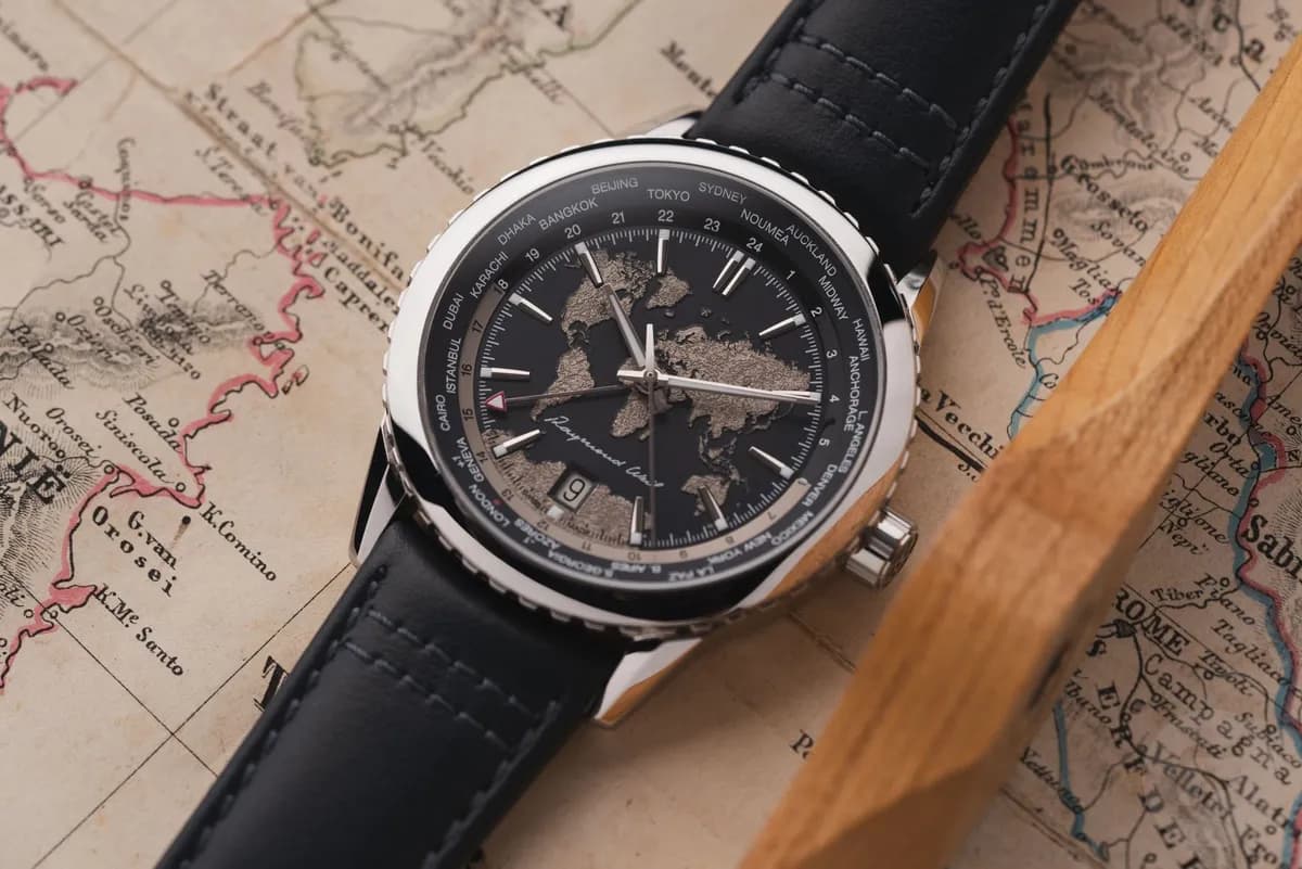 Raymond Weil presenta el Freelancer World-Traveler en su 50 aniversario